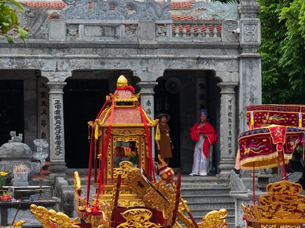 ការប្រារព្ធពិធីមូលដ្ឋានកំពូល